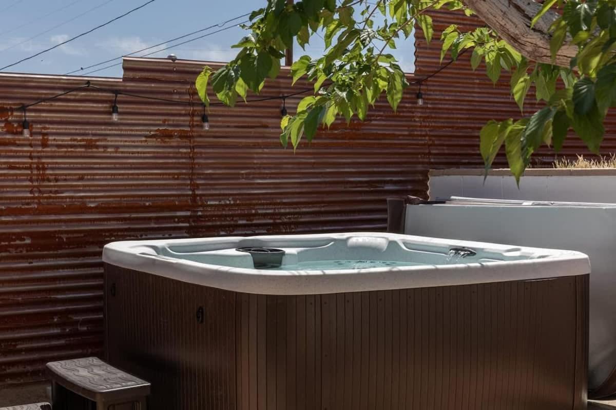 Joshua Tree - Le Tout Petit W Hot Tub Exteriör bild