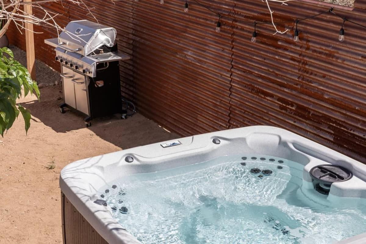 Joshua Tree - Le Tout Petit W Hot Tub Exteriör bild