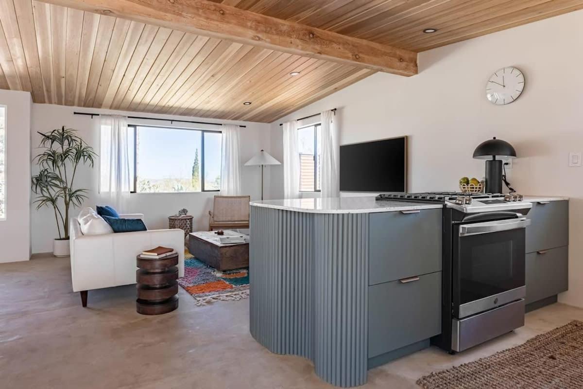 Joshua Tree - Le Tout Petit W Hot Tub Exteriör bild