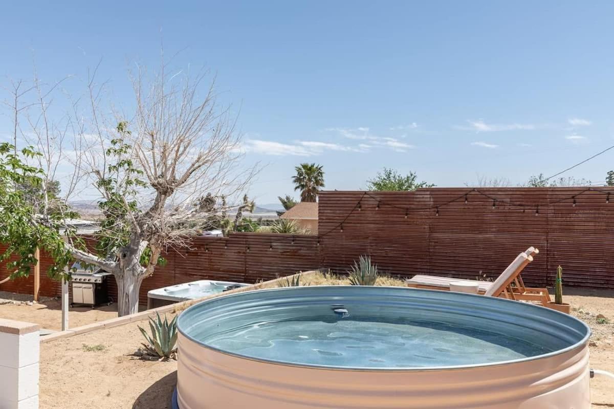 Joshua Tree - Le Tout Petit W Hot Tub Exteriör bild