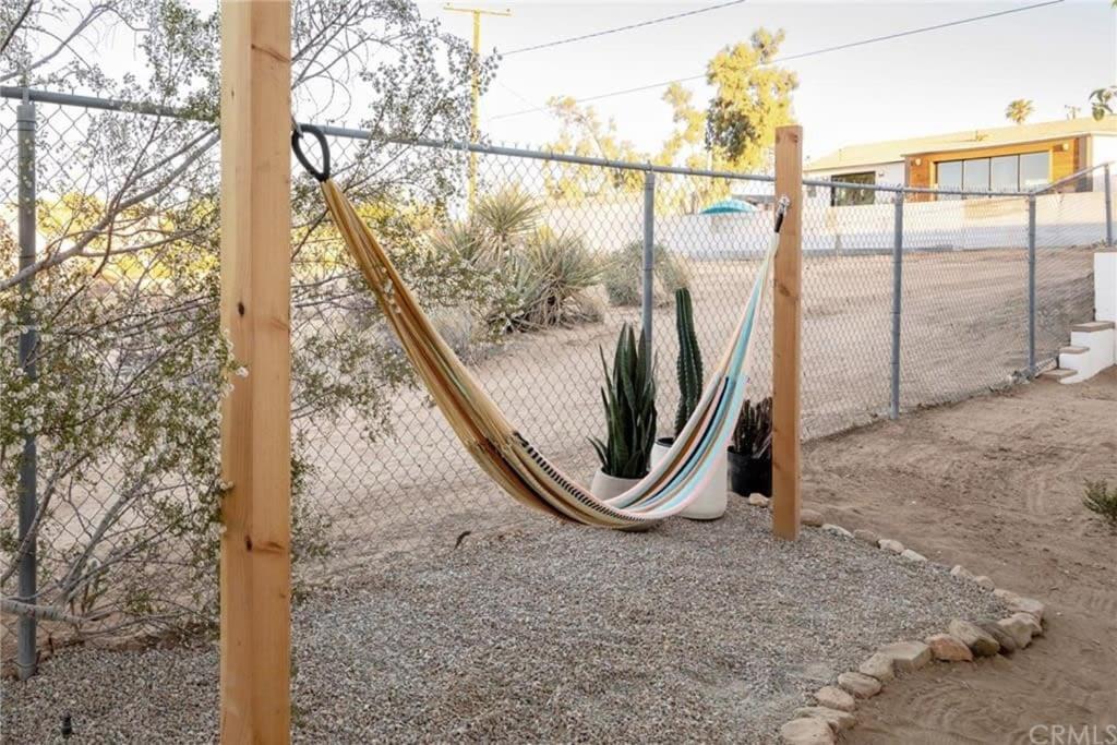 Joshua Tree - Le Tout Petit W Hot Tub Exteriör bild